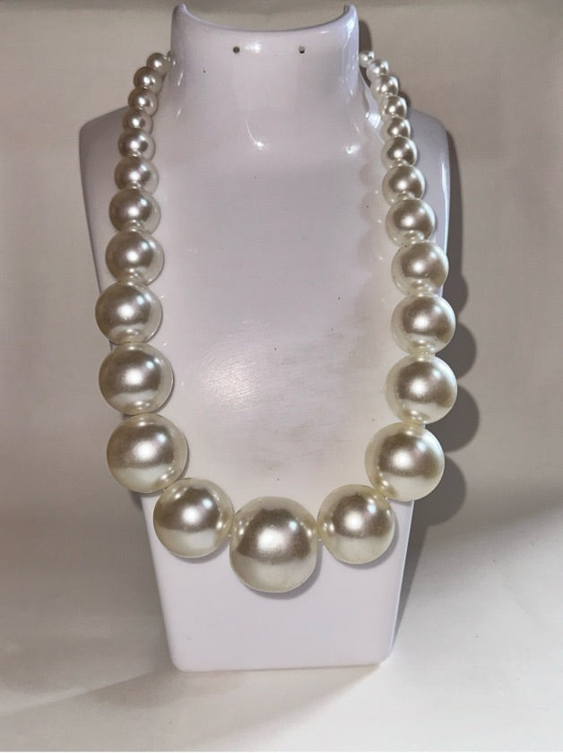 Exquisite Jumbo Pearl Necklace - 1518