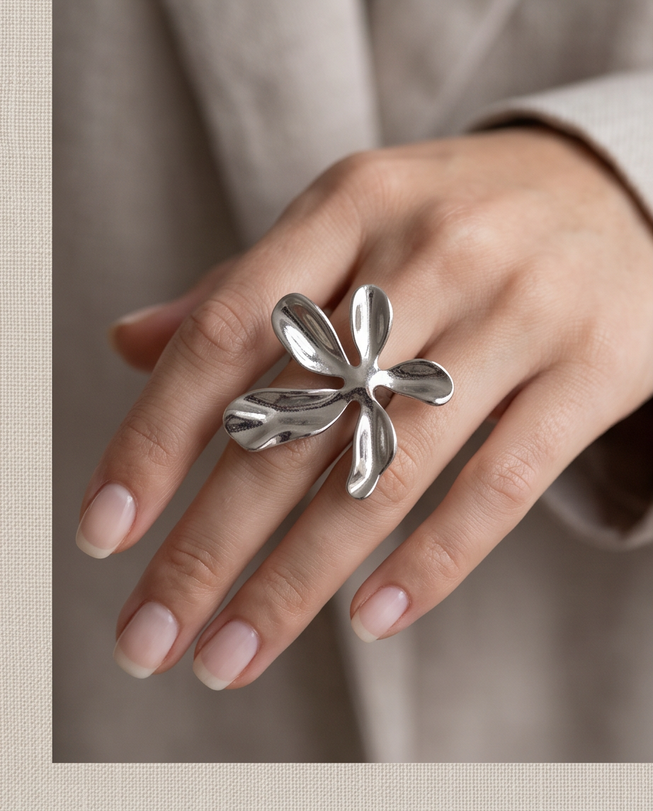 Melody Scattered Leaf Ring