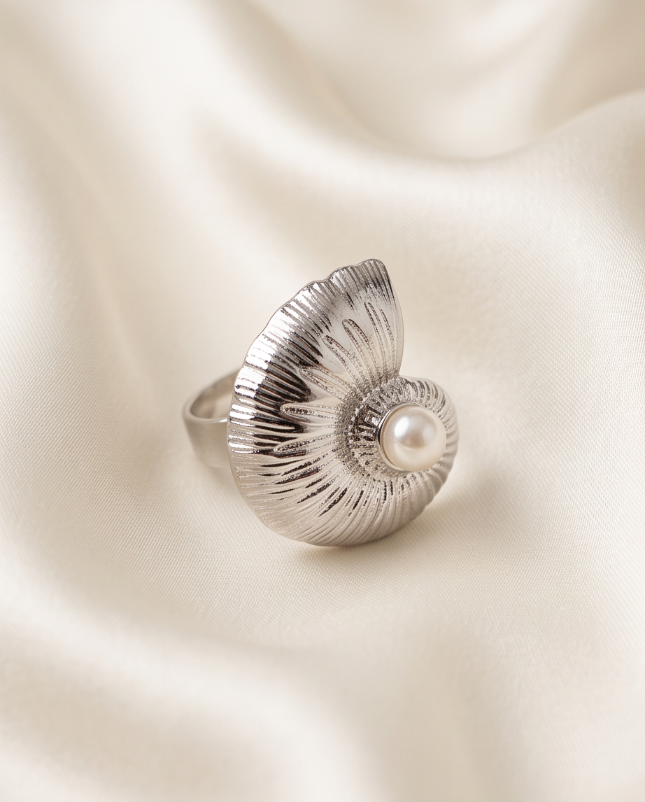Melody Adjustable Shell Ring