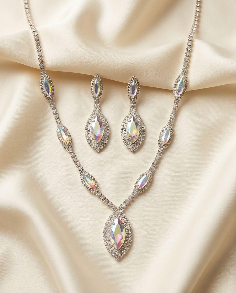 Slick Vibe Necklace Set