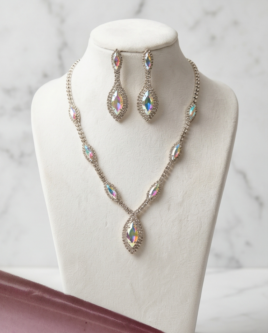Slick Vibe Necklace Set