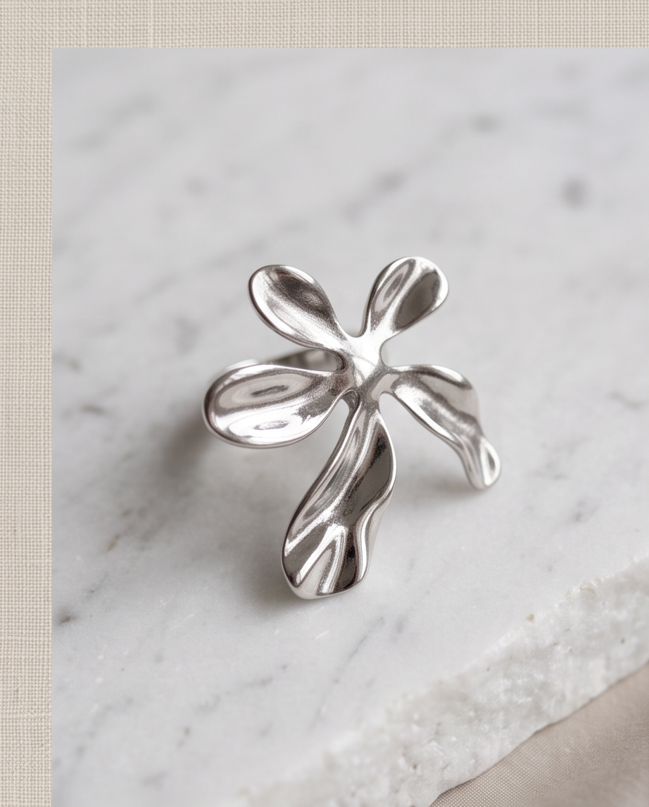 Melody Scattered Leaf Ring