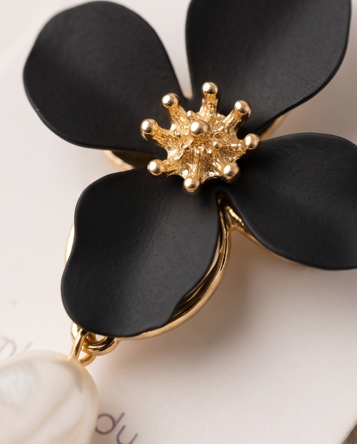 Black & Pearl Earrings