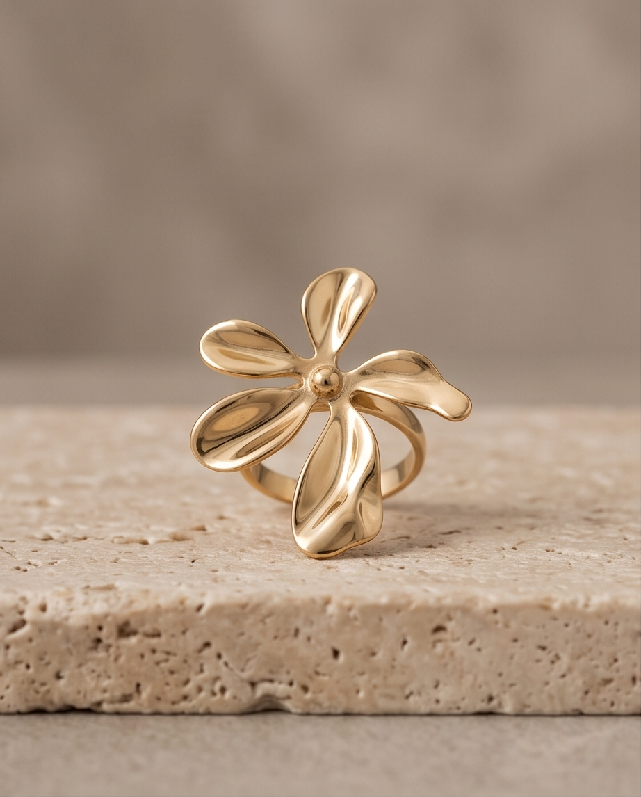 Melody Scattered Leaf Ring