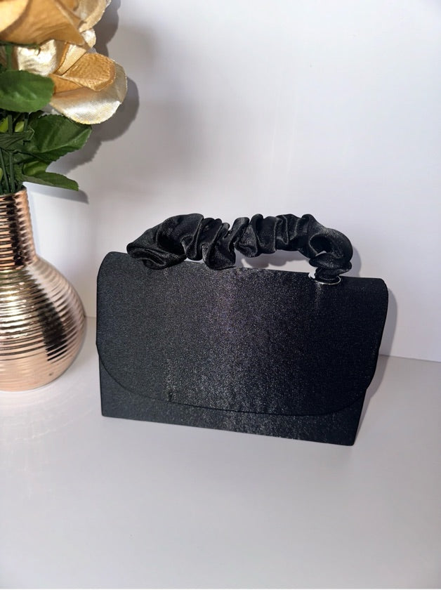 Elegant Black Handbag - N058013
