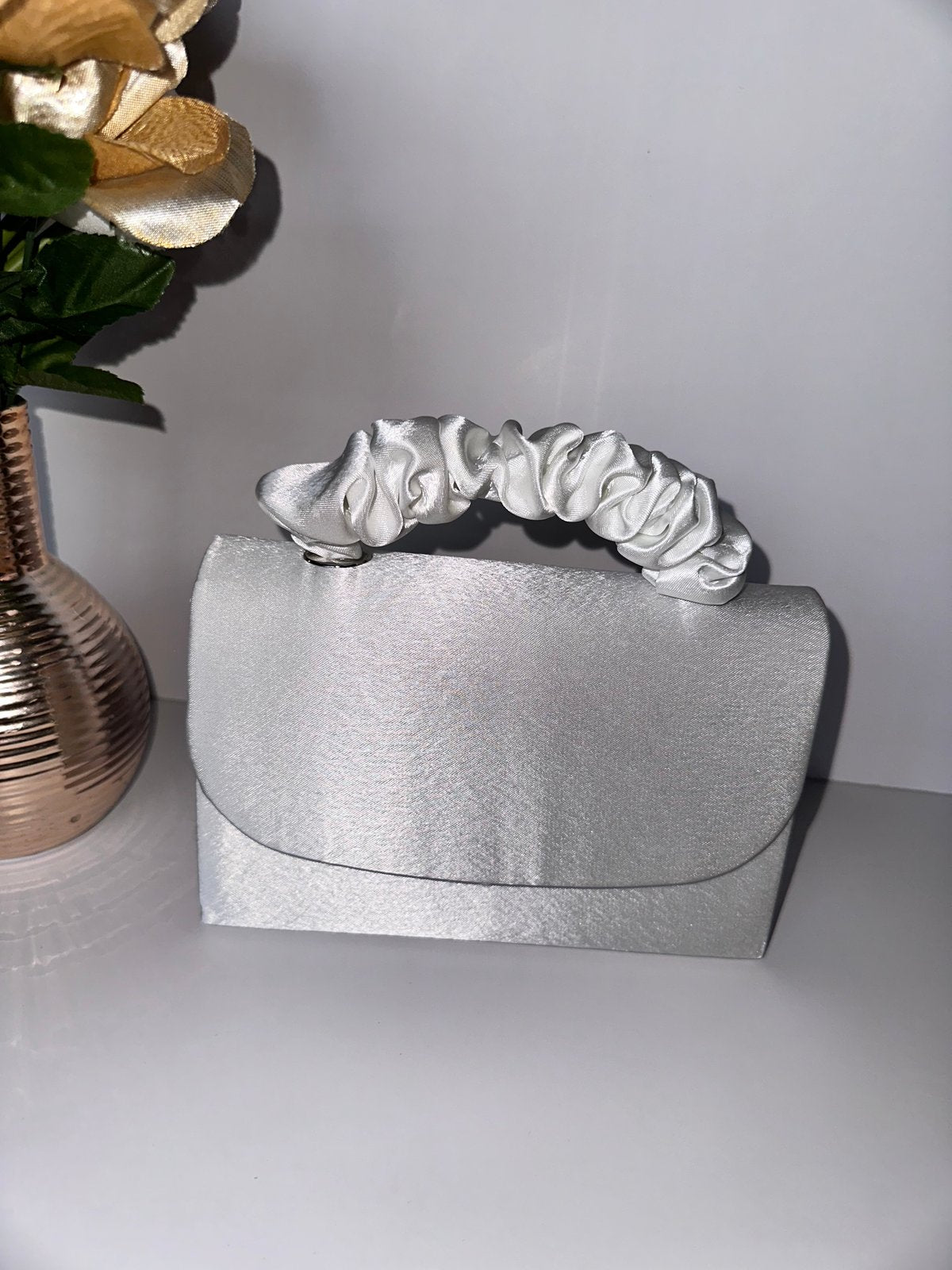 Elegant White Handbag - 1582