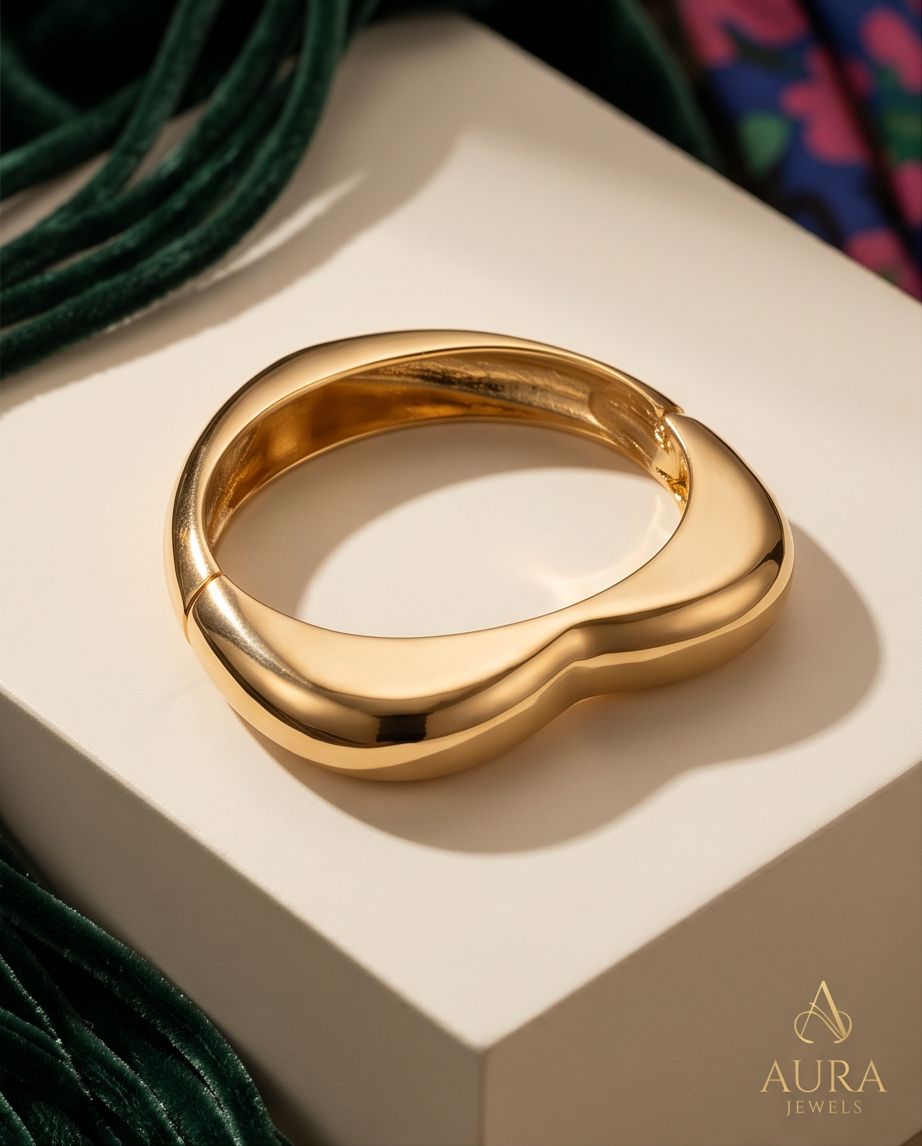 Aligned Gold Heart Bracelet