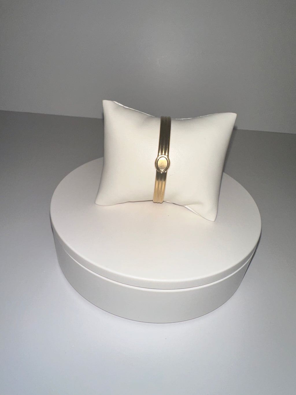 Stainless Steel Elegant Gold Bracelet - 1553