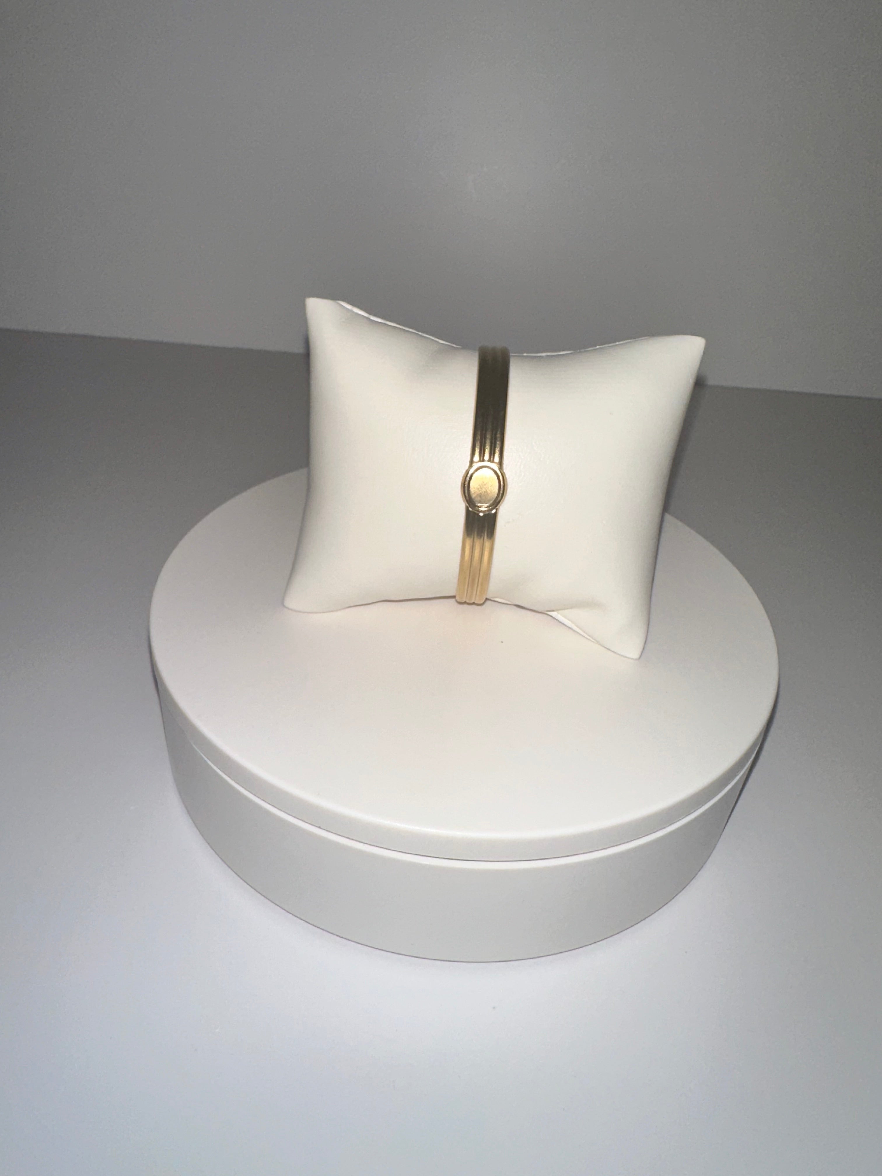 Stainless Steel Elegant Gold Bracelet - 1553