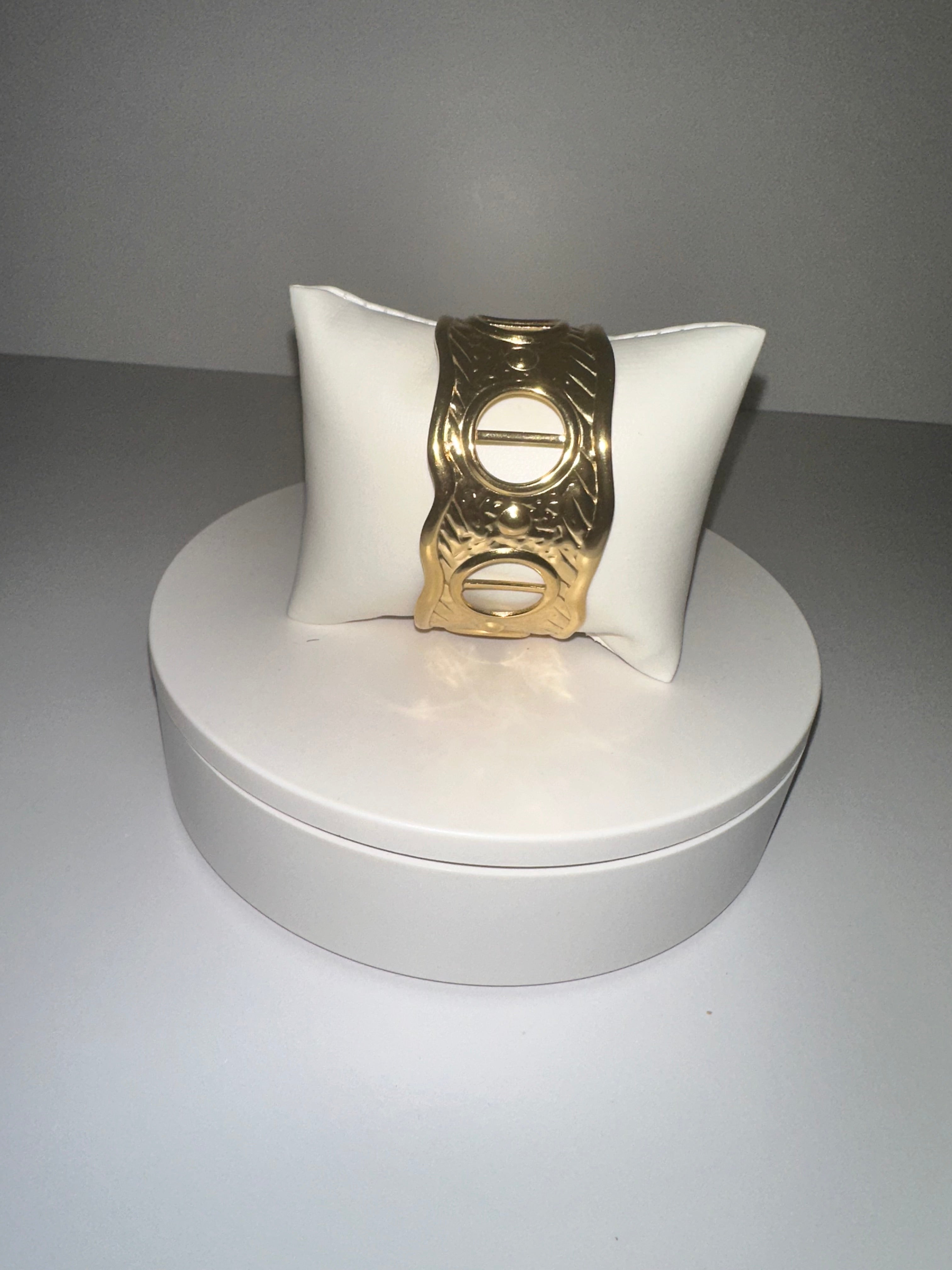 Stainless Steel Gold Statement Bracelet - 1557