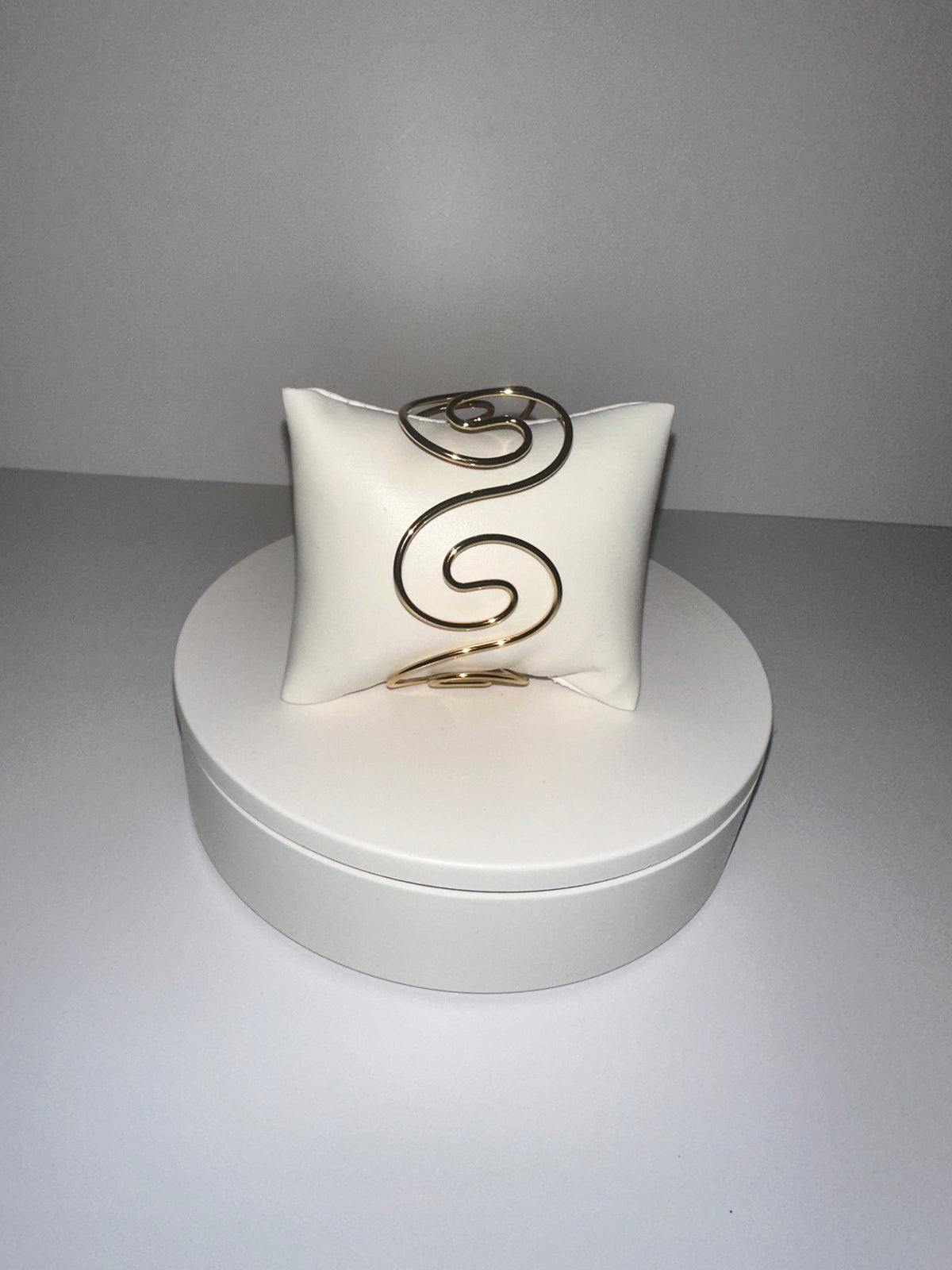 Stainless Steel Gold Swirl Adjustable Bracelet - 1633