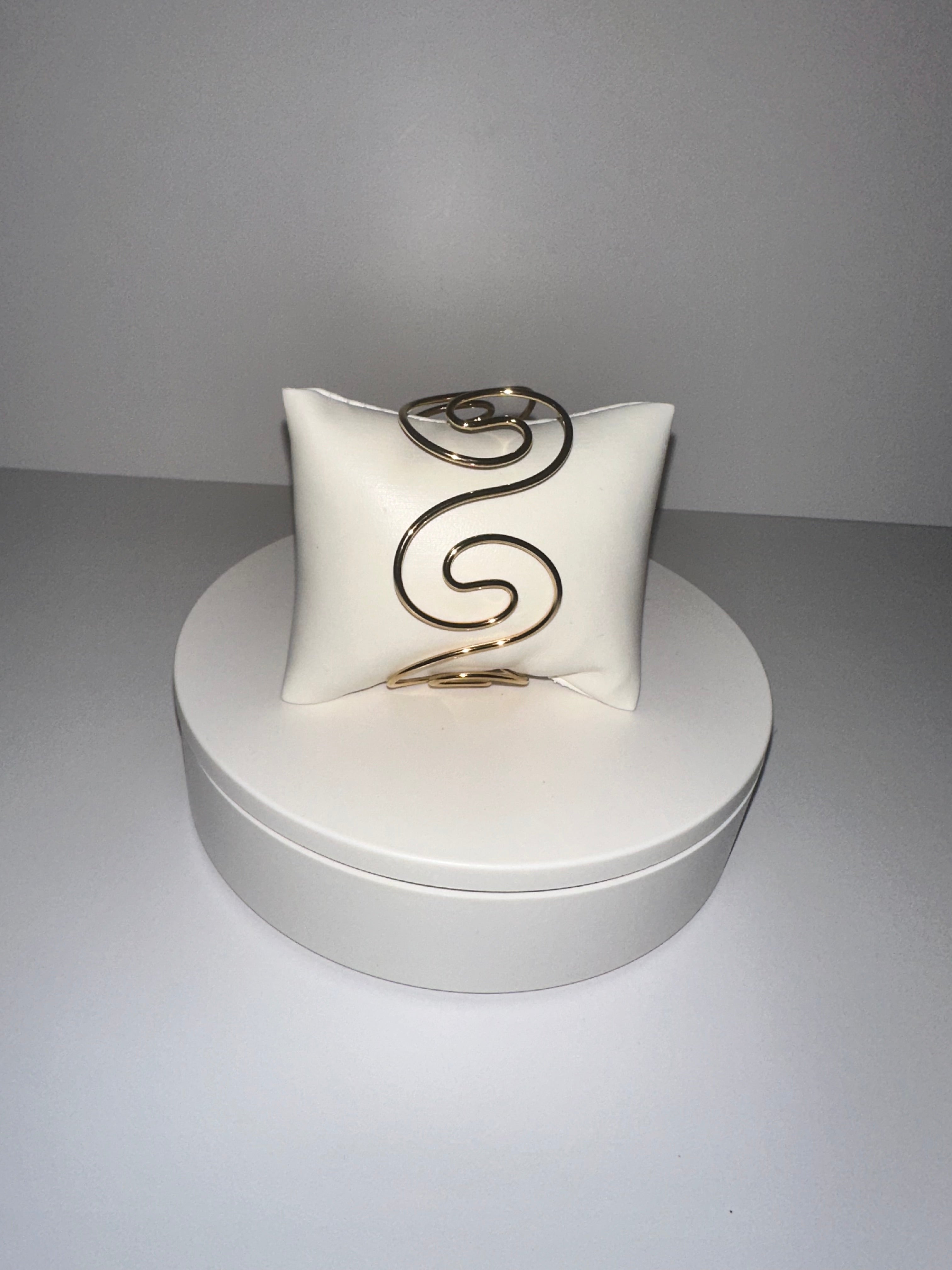 Stainless Steel Gold Swirl Adjustable Bracelet - 1633